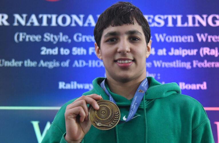 National Wrestling Championships: Anshu defeats Sarita in 59kg final, Vinesh wins 55kg gold on return after knee surgery