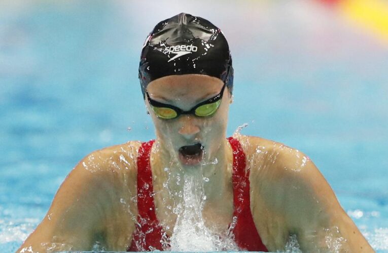 Canadian teen McIntosh feeling no pressure ahead of swimming worlds