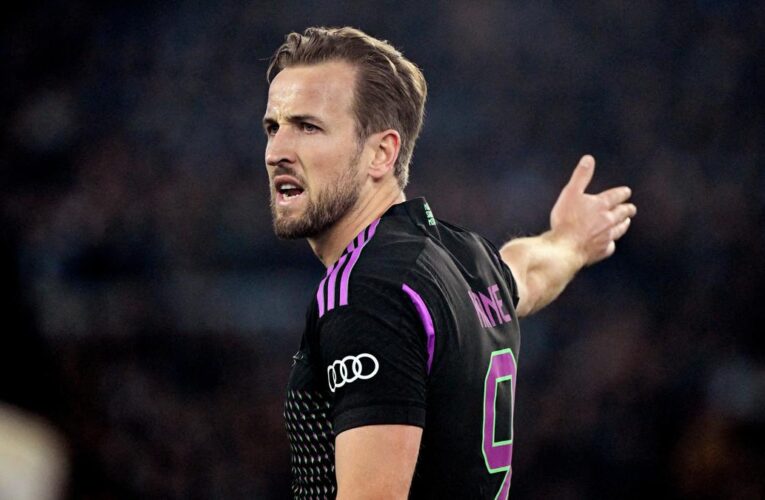 Kane unhappy at poor Bayern service, says Tuchel