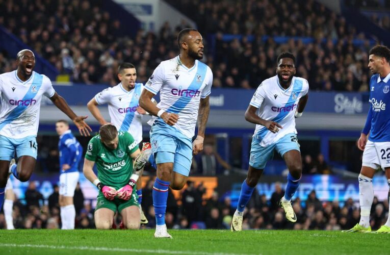 Premier League: Crystal Palace denied win by late Everton equalizer as new coach watches on