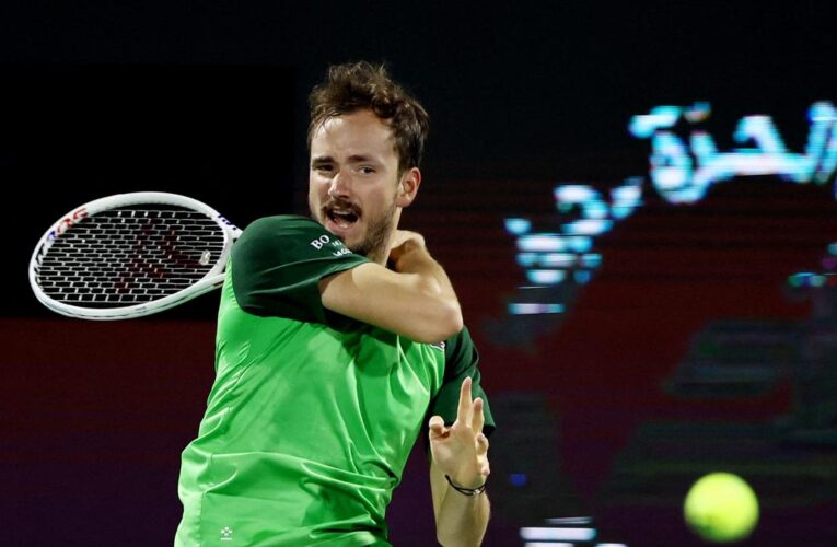 Medvedev begins Dubai title defense with win in first match since losing Australian Open final