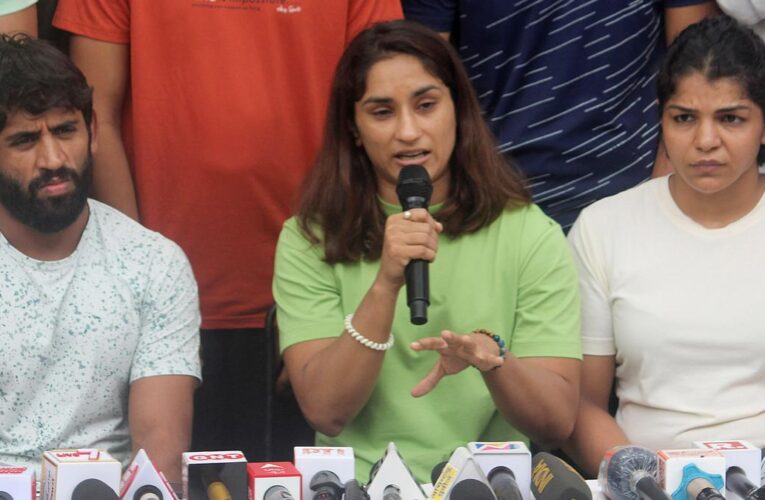 Bajrang, Vinesh, retired Sakshi invited by WFI to appear for national trials