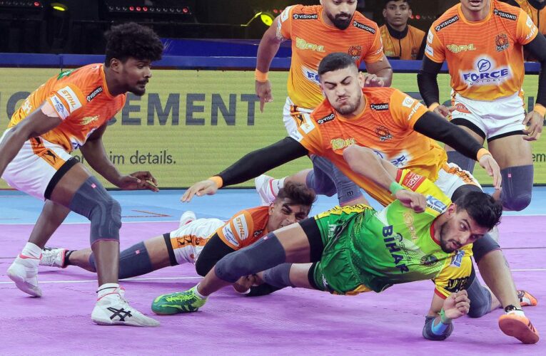 Tamil Nadu boy Abinesh wins battle of state heroes, helps Puneri Paltans thrash Patna Pirates