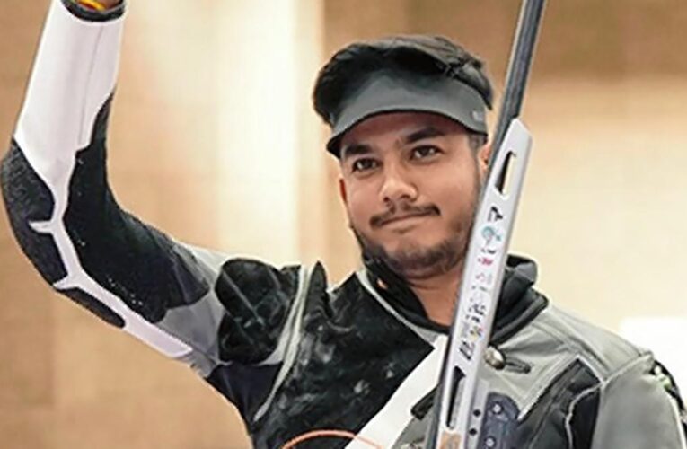 Aishwary Tomar betters world record score while winning men’s 50m rifle 3P national trials