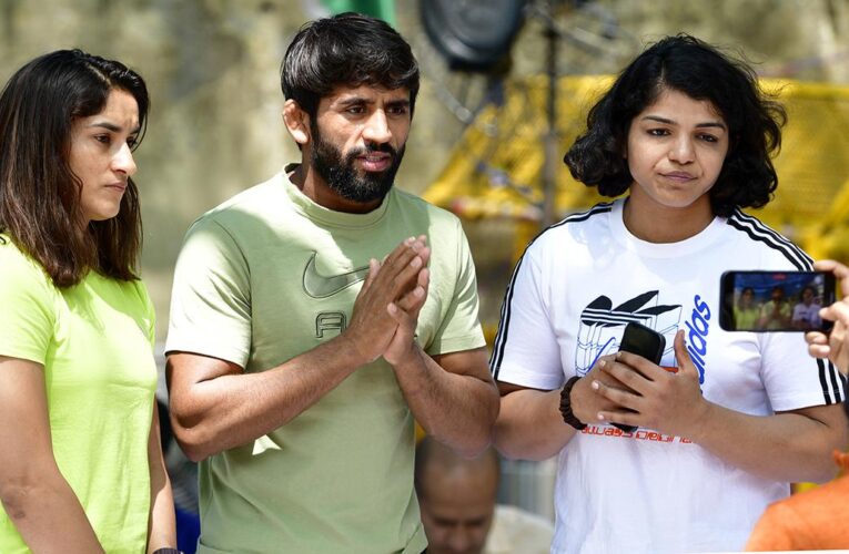 Wrestling: Bajrang Punia urges UWW to reimpose suspension on WFI