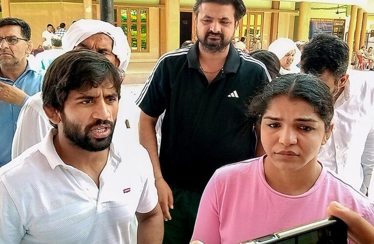 Sakshi, Bajrang accuse WFI of using devious means to get suspension lifted, threaten fresh protest