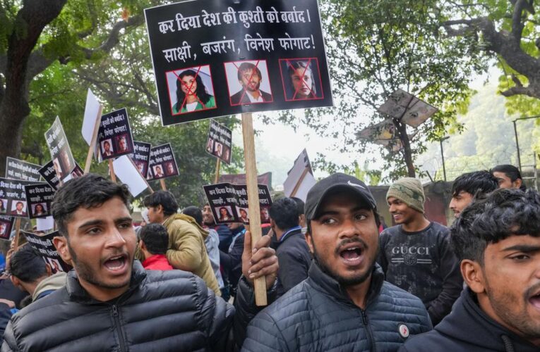 Junior wrestlers assemble at Jantar Mantar, protest against Bajrang, Sakshi and Vinesh