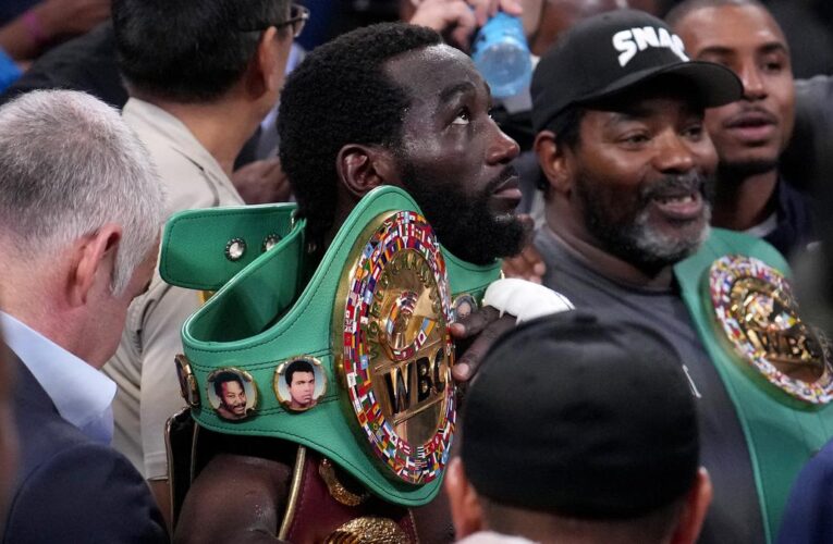 Crawford stops Spence to claim undisputed welterweight world title