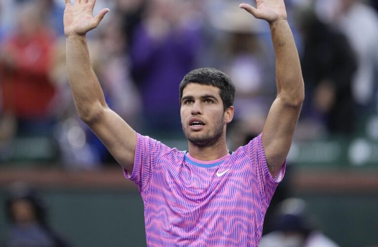 Indians Wells: Alcaraz survives bee swarm to buzz Zverev, meets undefeated Sinner in semifinals; Swiatek moves on after Wozniacki quits