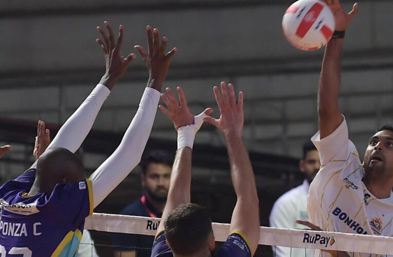 PVL 2024, Super 5s: Ahmedabad Defenders ends Delhi Toofans’ seven-game winning streak