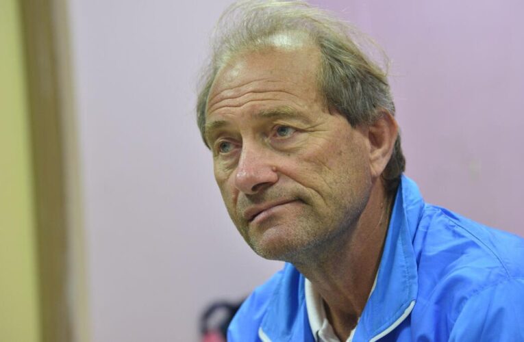 Pakistan Hockey Federation wants Oltmans to coach national team