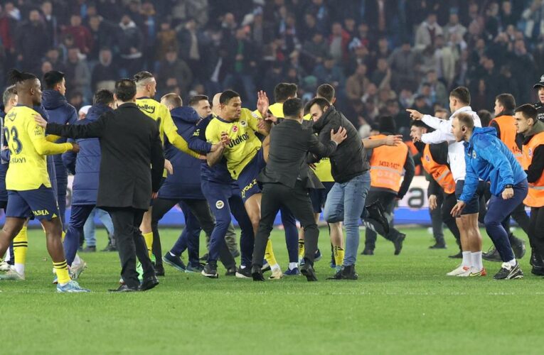 Fenerbahce to vote on Super Lig withdrawal threat