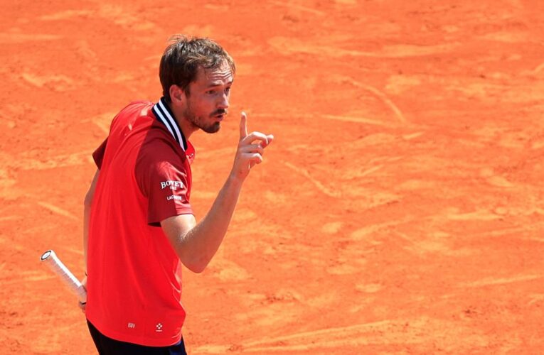 Medvedev hoping for more clay success with Simon in his corner