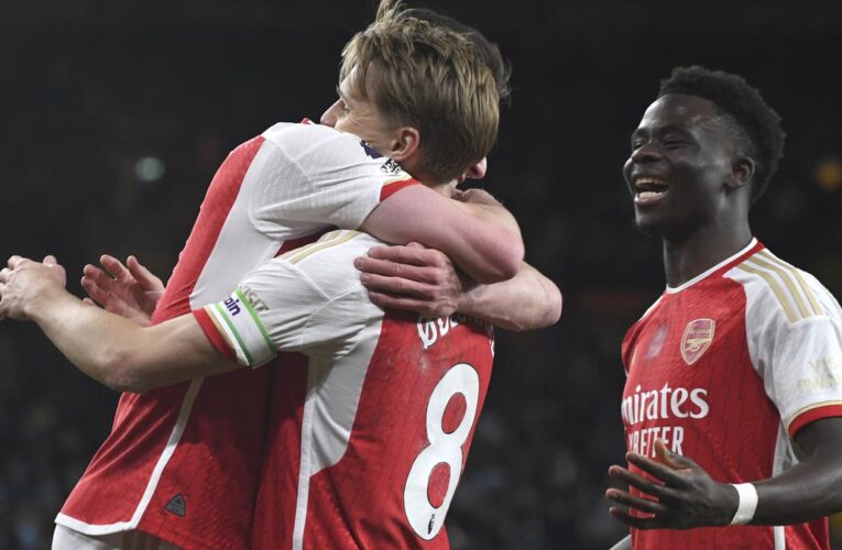 Arsenal back on top of Premier League after win over Wolves