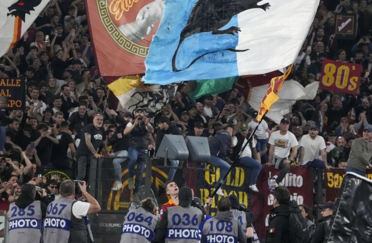 Serie A: Roma fans raise money to pay Mancini’s fine for waving giant flag ridiculing Lazio after derby win