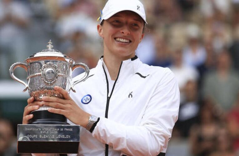 Iga Swiatek could surpass her record of seven French Open titles, says Chris Evert