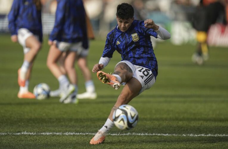 Argentina women’s football players understand why teammates quit amid pay dispute but choose to fight from within