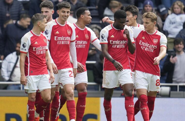 Tottenham vs Arsenal: Gunners win 3-2 in North London derby to stay atop Premier League standings