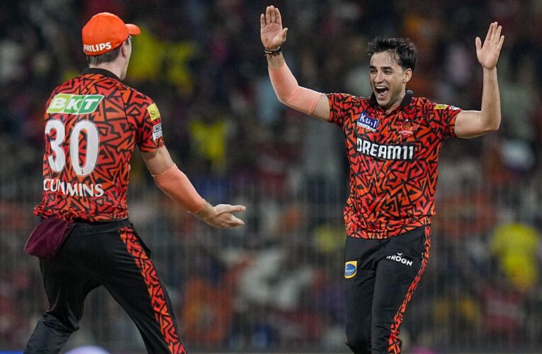 IPL 2024: Cummins’ gut-feel decision to bring on Abhishek changed the complexion of the game, says SRH coach Simon Helmot