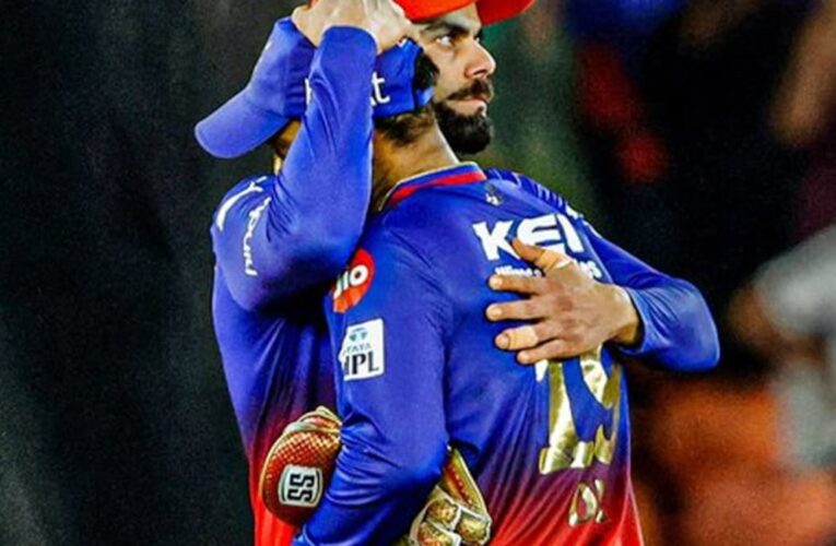 Virat Kohli’s Gesture Wins Hearts As ‘Retiring’ Dinesh Karthik Gets Guard Of Honour. Watch
