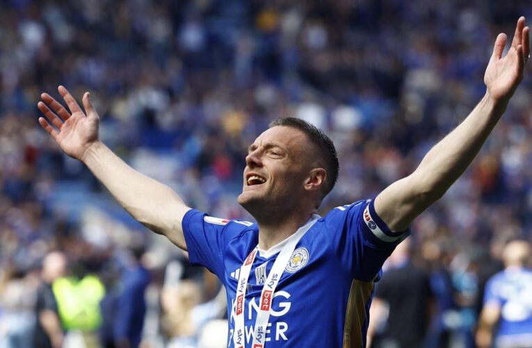 Vardy extends Leicester stay after promotion to Premier League