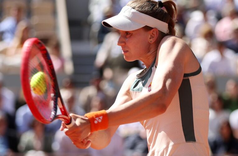 Elena Rybakina retires from quarterfinal against Victoria Azarenka in Berlin