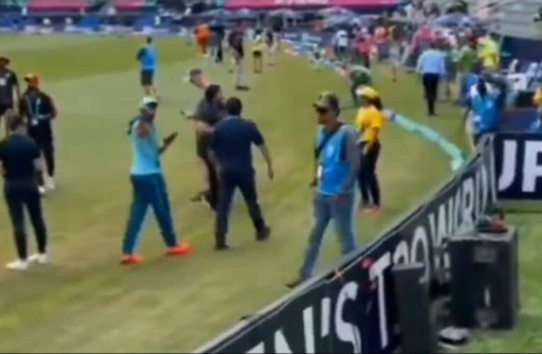 T20 World Cup – Viral Video: Fan Calls Pakistan Star “Fixer”, Internet Says ‘Bewakoof Log’
