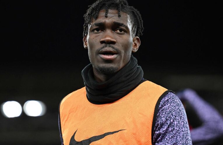 Tottenham’s Bissouma attacked with pepper spray, robbed by two assailants in Cannes