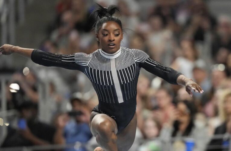 Biles off to sensational start on first day of U.S. championships