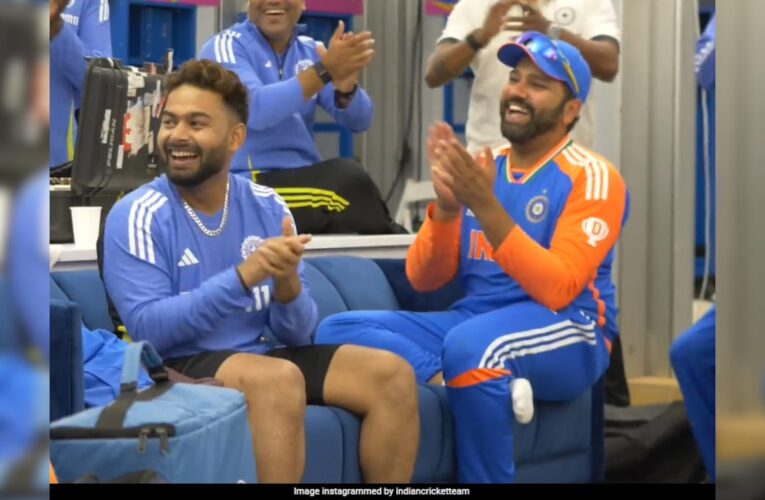 Hardik On His Feet, Rohit, Pant Stunned As Ex India Coach Gives Away Best Fielder Medal. Watch