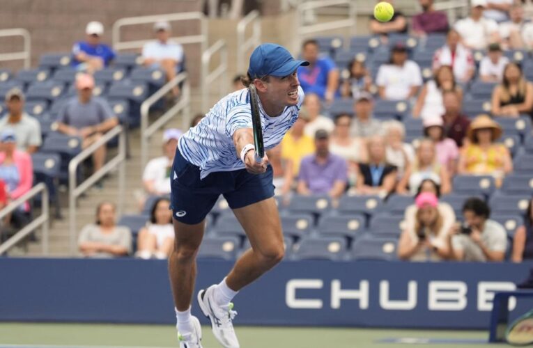 US Open 2024: De Minaur survives first-set fright to beat unseeded Virtanen