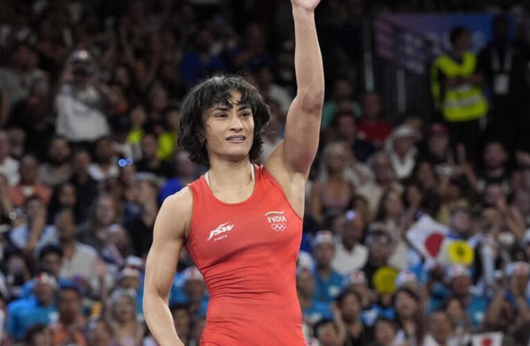 Vinesh Phogat returns to India Live Updates: Indian wrestler to land in New Delhi at 10 AM IST