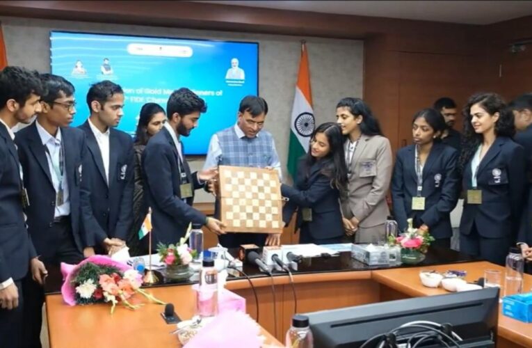 Union Sports Minister Mansukh Mandaviya felicitates Olympiad-winning chess team