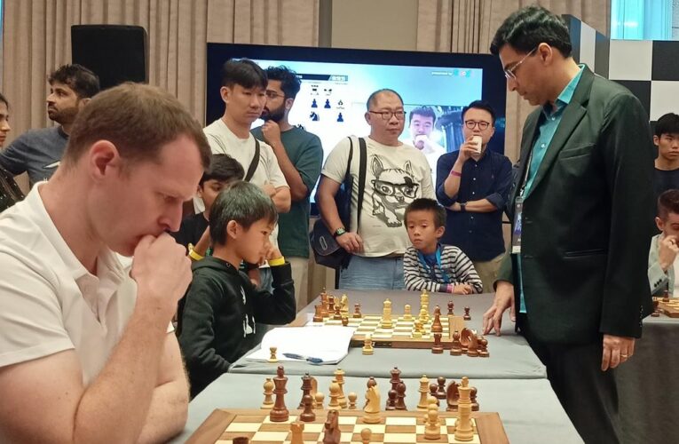 World Chess Championship 2024: Fans play with Viswanathan Anand in Singapore