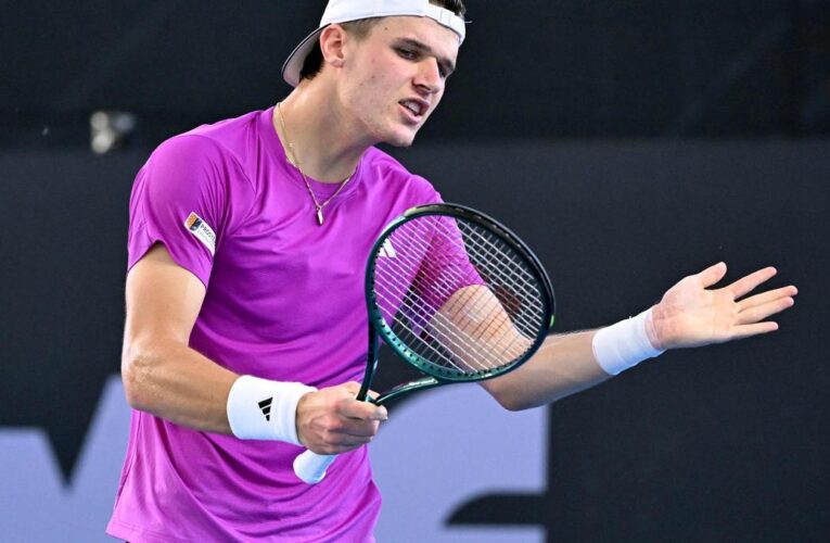 Auckland Classic 2025: Top seed Shelton ousted by Czech teenager Jakub Mensik
