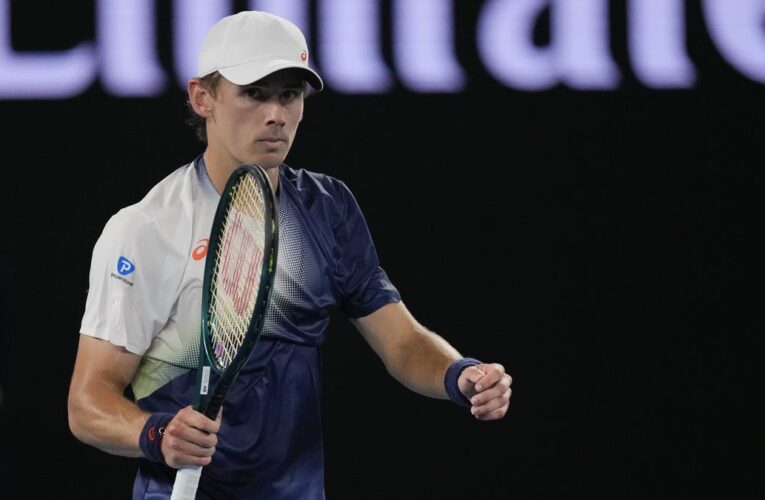 Australian Open 2025: De Minaur downs Michelsen to keep home hopes alive