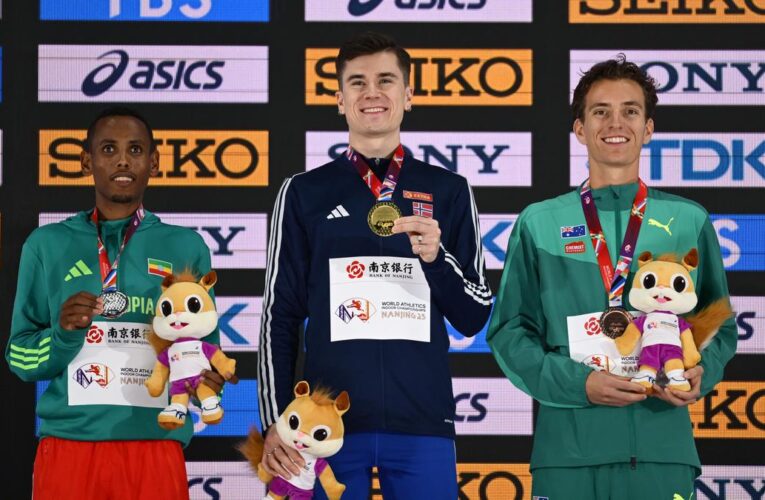 World Athletics Indoor Championships: Ingebrigtsen wins 3,000m gold, keeps hopes of double alive