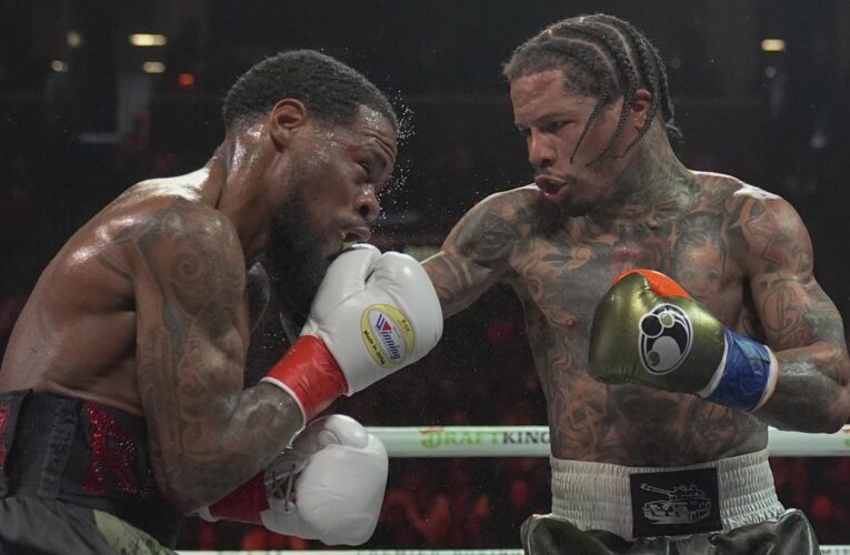 Davis retains WBA lightweight title with majority draw against Roach