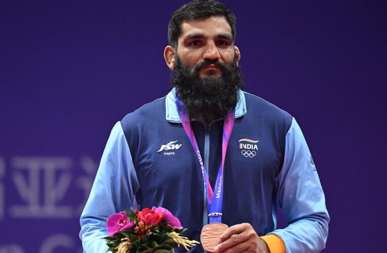 Sunil Kumar wins bronze medal at Asian Wrestling Championships 2025