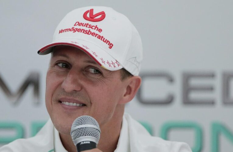 F1: Schumacher signs helmet for Stewart’s dementia charity