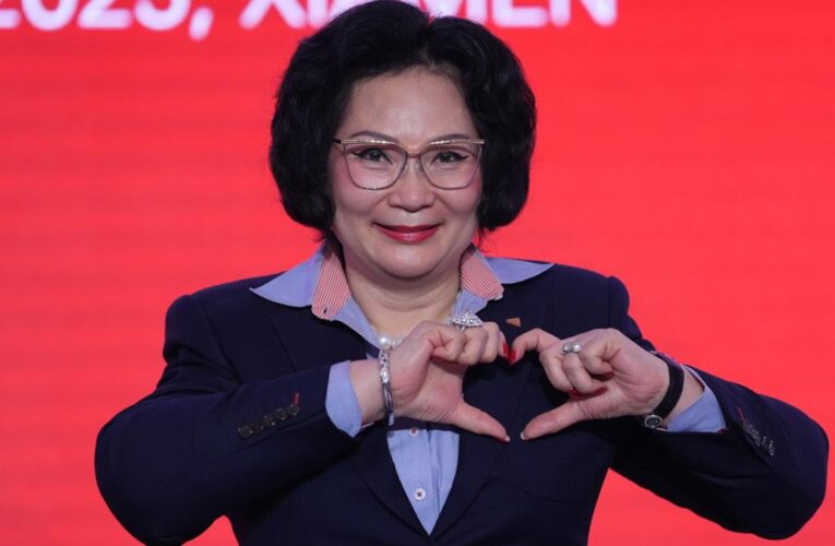 Khunying Patama Leeswadtrakul elected as new BWF President