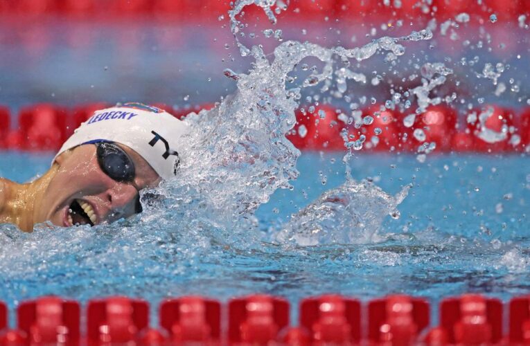 Ledecky holds off Weinstein to win 400m freestyle at US Swimming Championships