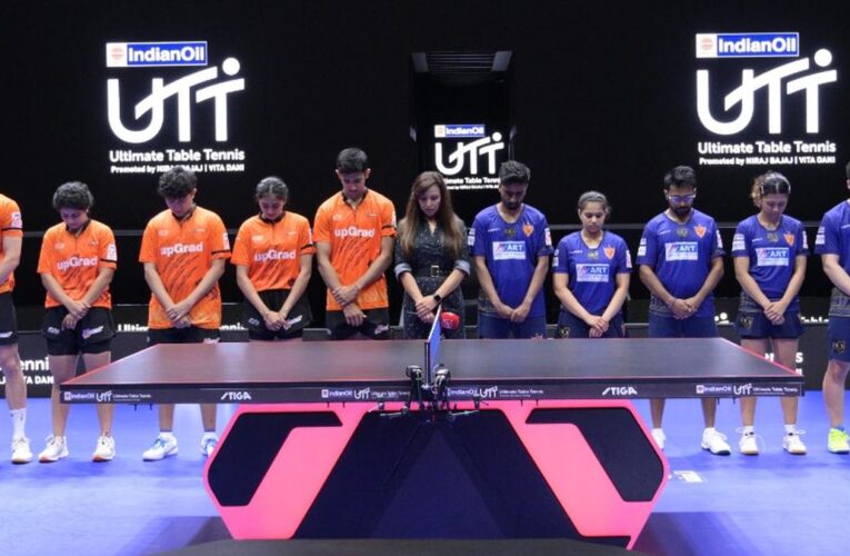 Why are U Mumba, Dabang Delhi TTC players wearing black armbands in UTT 2025?
