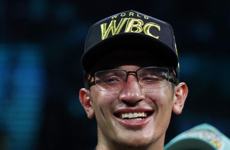 Fundora batters Tszyu to retain WBC superwelter crown