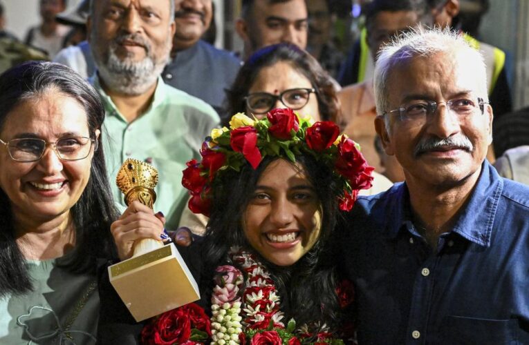 Divya Deshmukh arrives to grand reception, credits Women’s World Cup win to her family