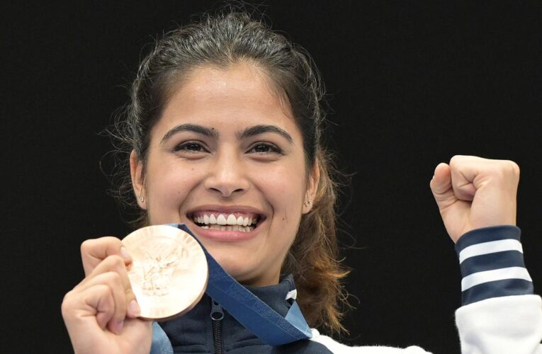 Watch: Double Olympic medallist Manu Bhaker plays national anthem tune on a violin on Independence Day 2025