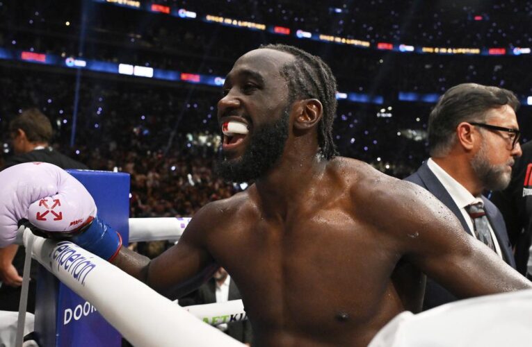 Crawford conquers Alvarez to become undisputed super middleweight champion