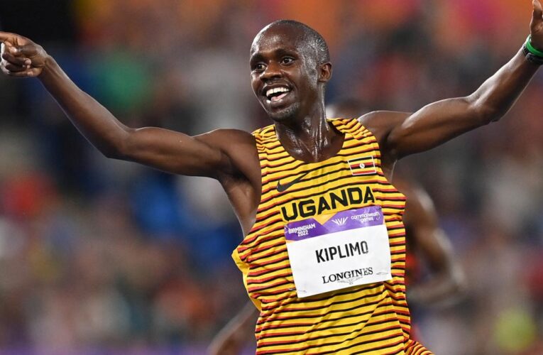 Chicago Marathon 2025: Jacob Kiplimo dominates field to win title