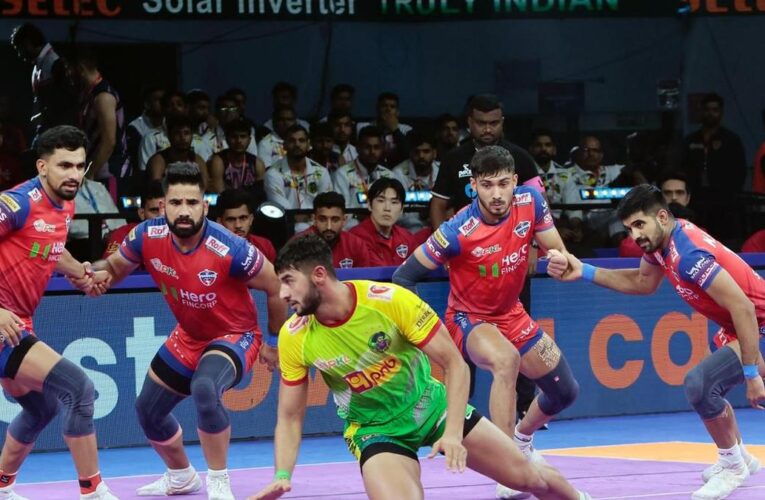 Watch PKL 2025: Dabang Delhi K.C. continues on winning way, Patna Pirates consigns UP  Yoddhas to another defeat