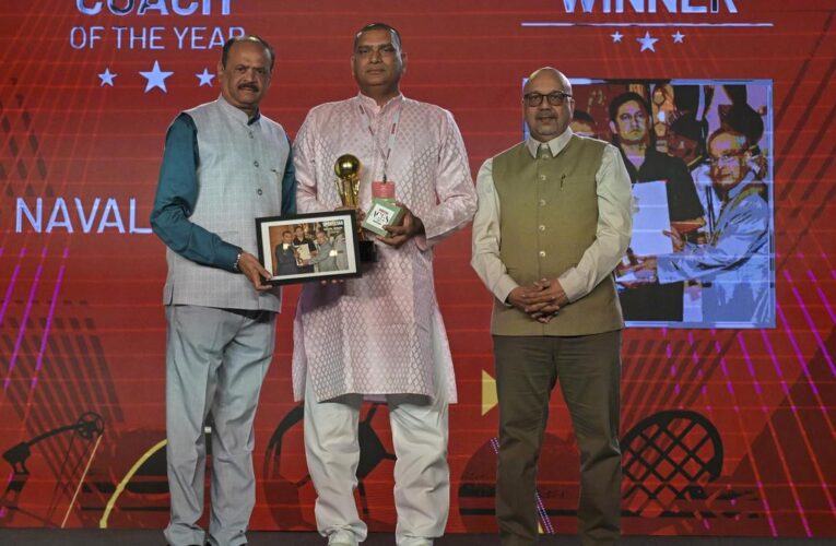 Amol Muzumdar, Naval Singh given Coach of the Year award at Sportstar Aces 2026